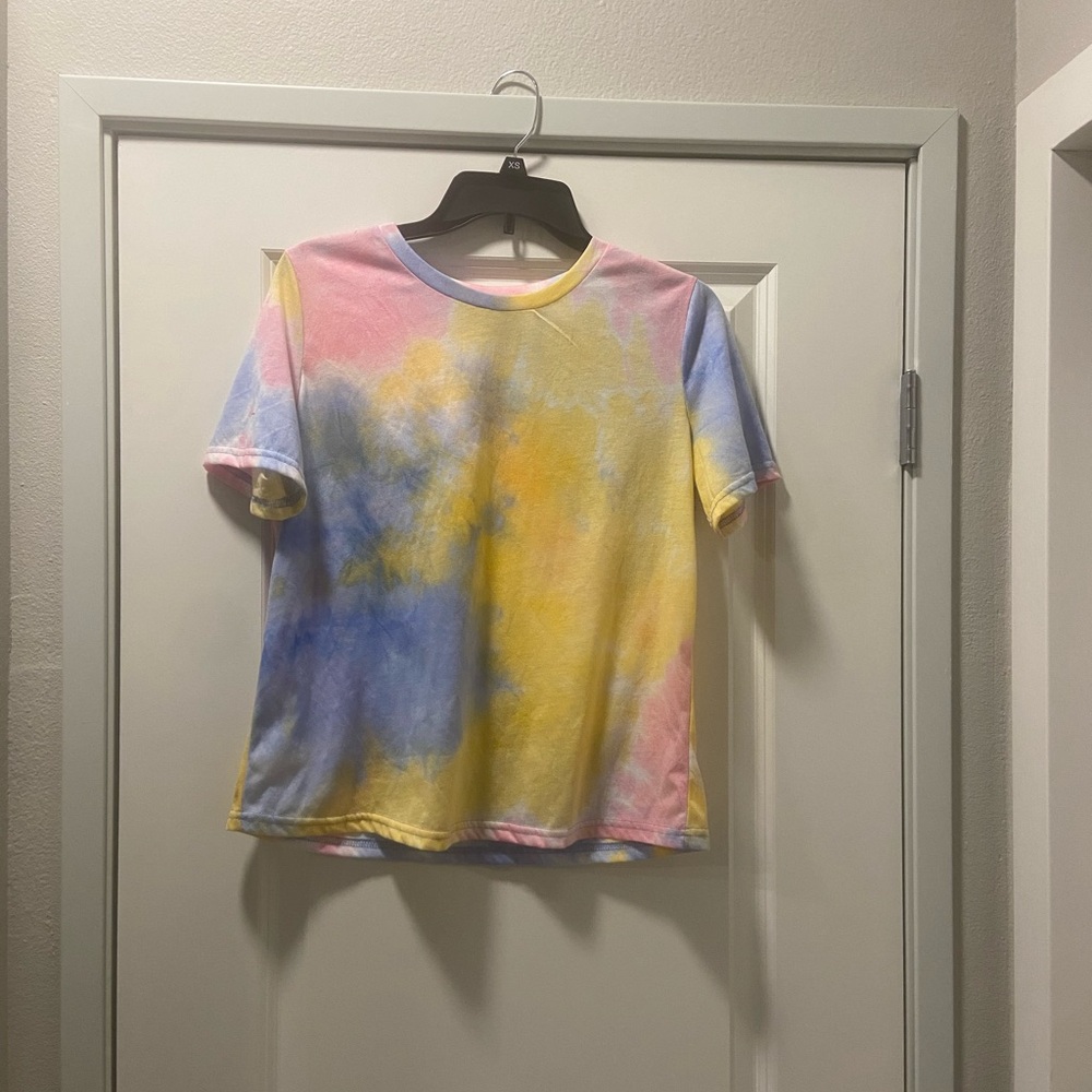 women’s pastel tie-dye short sleeve tee
